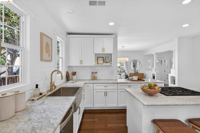 1075 41St St, Emeryville, CA 94608