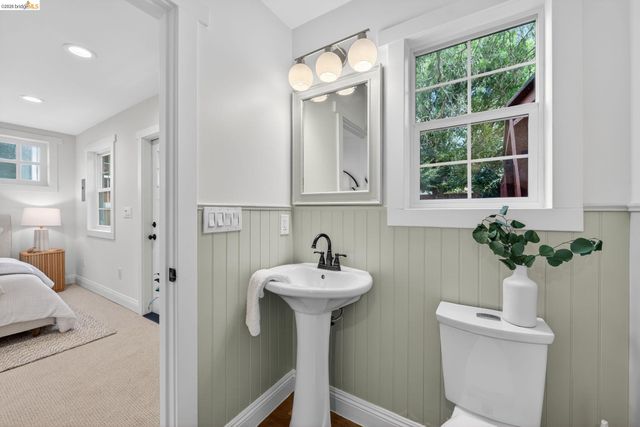 1075 41St St, Emeryville, CA 94608