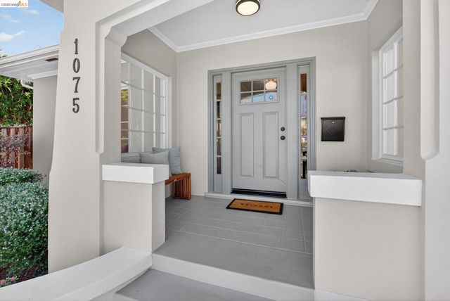 1075 41St St, Emeryville, CA 94608