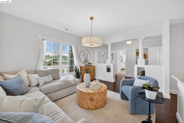 1075 41St St, Emeryville, CA 94608