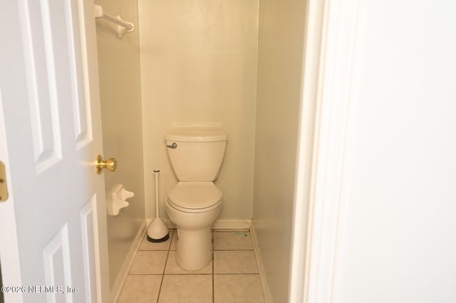 2441 UNIVERSITY Boulevard S, Jacksonville, FL 32216