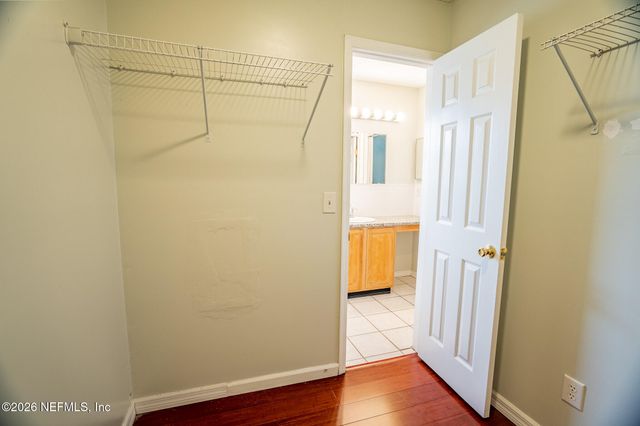 2441 UNIVERSITY Boulevard S, Jacksonville, FL 32216