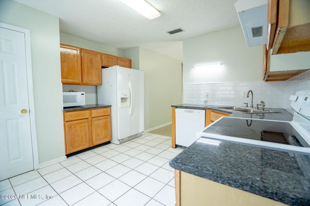 2441 UNIVERSITY Boulevard S, Jacksonville, FL 32216