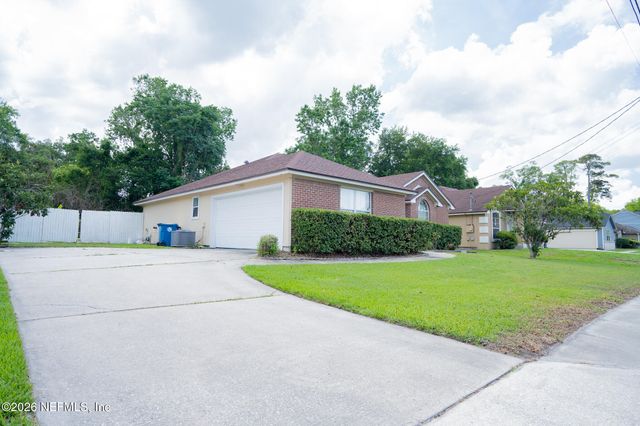 2441 UNIVERSITY Boulevard S, Jacksonville, FL 32216