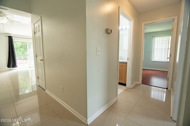 2441 UNIVERSITY Boulevard S, Jacksonville, FL 32216