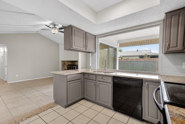 562 Kent Drive, Lewisville, TX 75067