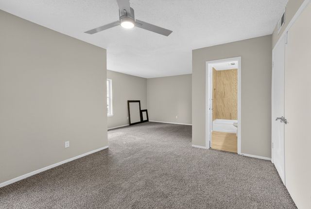 562 Kent Drive, Lewisville, TX 75067