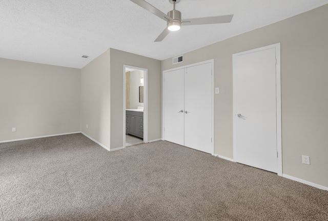 562 Kent Drive, Lewisville, TX 75067