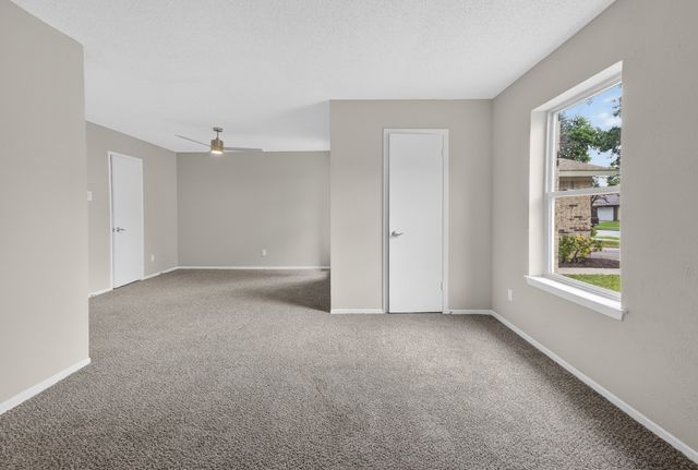 562 Kent Drive, Lewisville, TX 75067