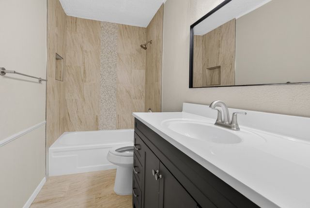 562 Kent Drive, Lewisville, TX 75067