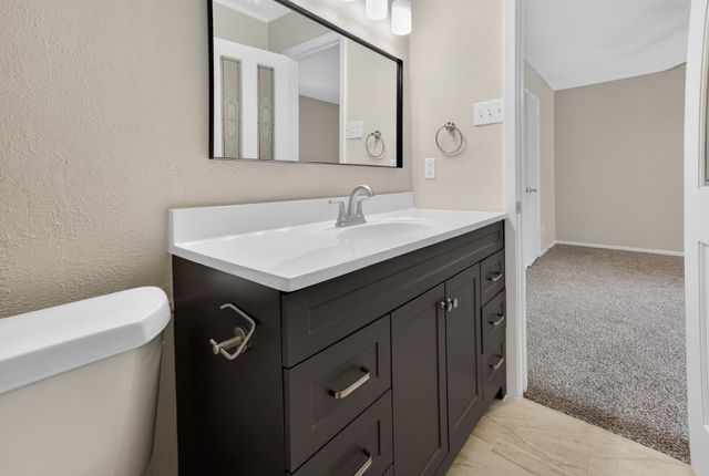 562 Kent Drive, Lewisville, TX 75067