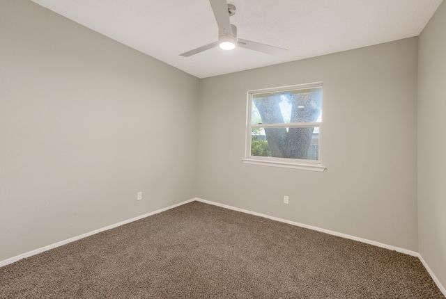 562 Kent Drive, Lewisville, TX 75067