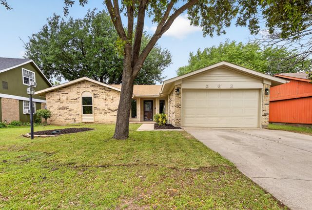 562 Kent Drive, Lewisville, TX 75067
