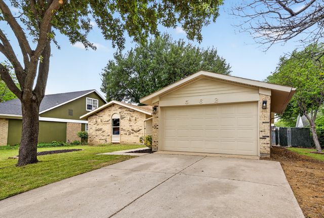 562 Kent Drive, Lewisville, TX 75067