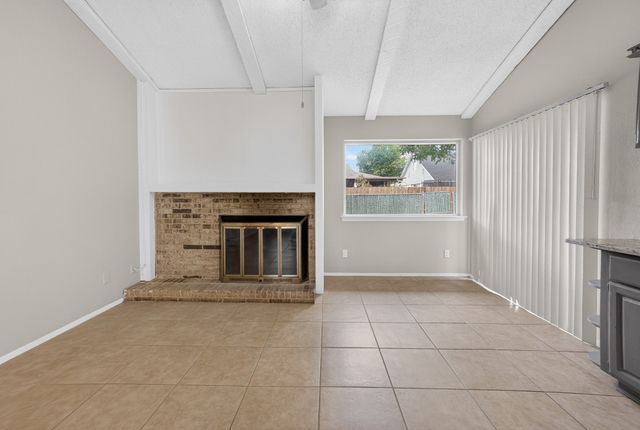 562 Kent Drive, Lewisville, TX 75067