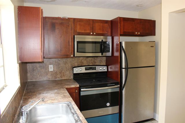 4240 NW 21st St 134, Lauderhill, FL 33313