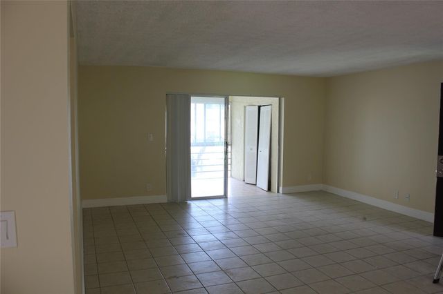 4240 NW 21st St 134, Lauderhill, FL 33313