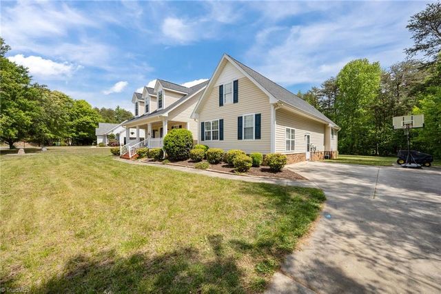 1210 Foxhaven Drive, Greensboro, NC 27455