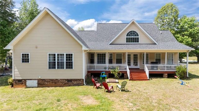 1210 Foxhaven Drive, Greensboro, NC 27455