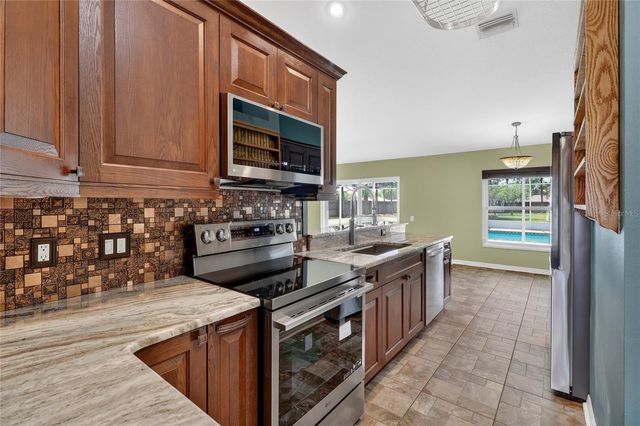 12119 COLONIAL ESTATES LANE, Riverview, FL 33579