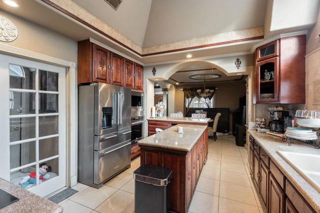 1283 N Calaveras Street, Fresno, CA 93728