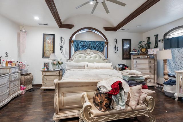 1283 N Calaveras Street, Fresno, CA 93728