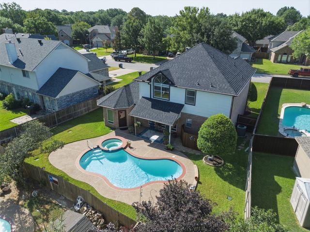 3310 Moss Creek Drive, Grapevine, TX 76051