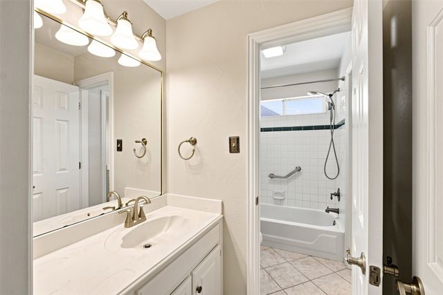 3310 Moss Creek Drive, Grapevine, TX 76051