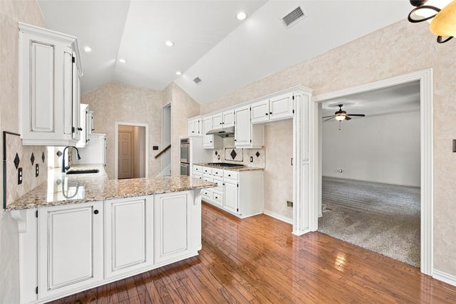 3310 Moss Creek Drive, Grapevine, TX 76051