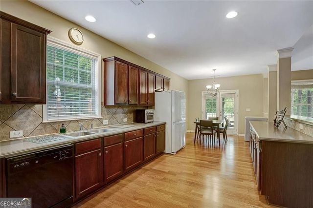 38 Greenview Drive, Newnan, GA 30265