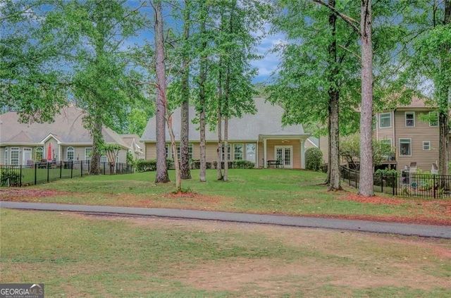 38 Greenview Drive, Newnan, GA 30265
