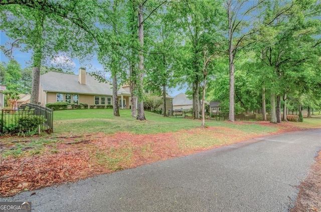 38 Greenview Drive, Newnan, GA 30265