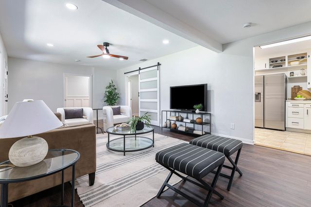 913 E Garland Avenue, Fresno, CA 93704