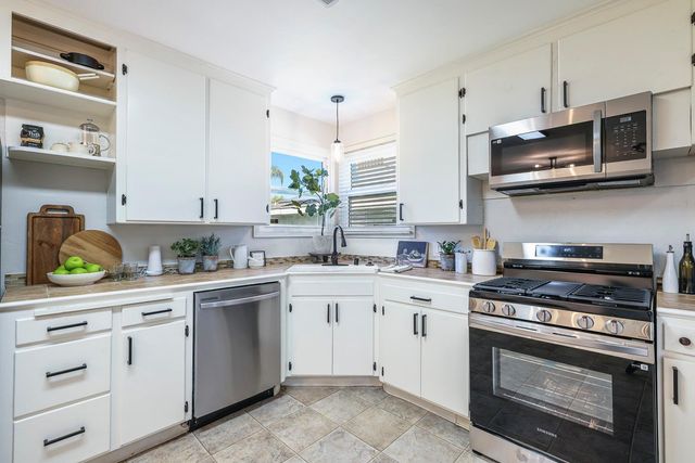 913 E Garland Avenue, Fresno, CA 93704