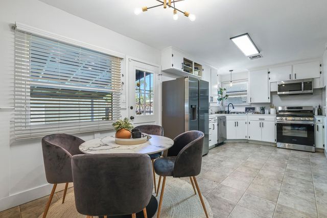 913 E Garland Avenue, Fresno, CA 93704