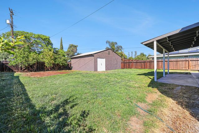913 E Garland Avenue, Fresno, CA 93704
