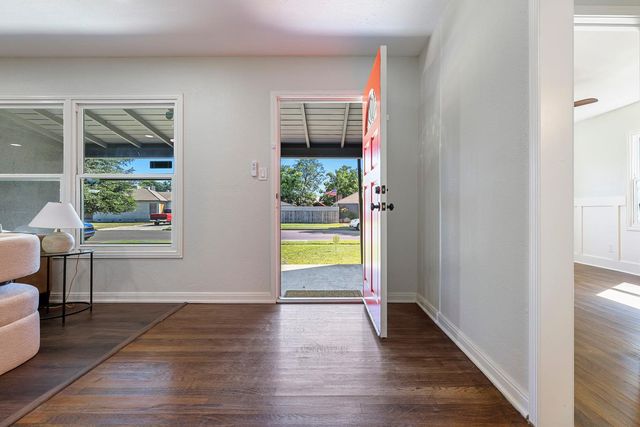 913 E Garland Avenue, Fresno, CA 93704