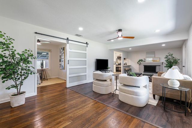 913 E Garland Avenue, Fresno, CA 93704