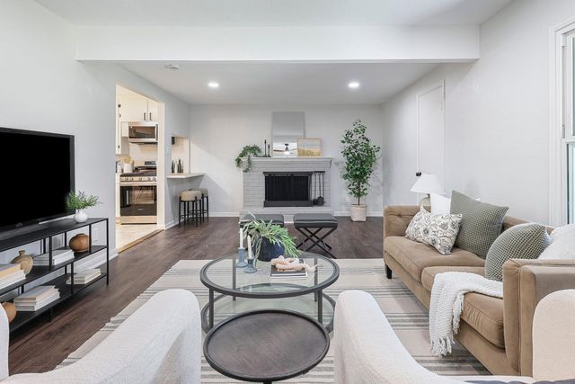 913 E Garland Avenue, Fresno, CA 93704