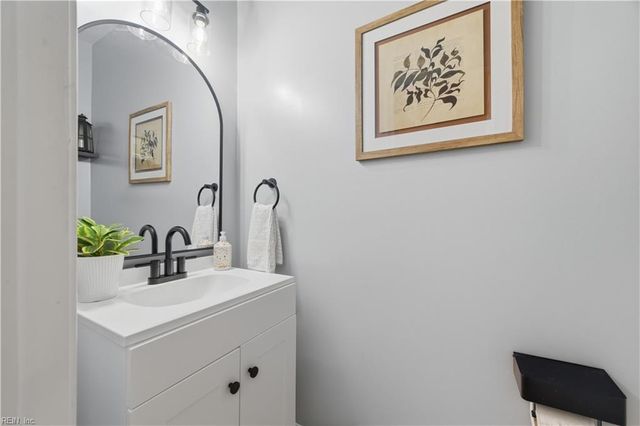 140 Baker Farm DR, Hampton, VA 23666