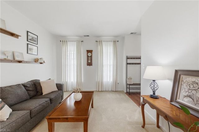 140 Baker Farm DR, Hampton, VA 23666