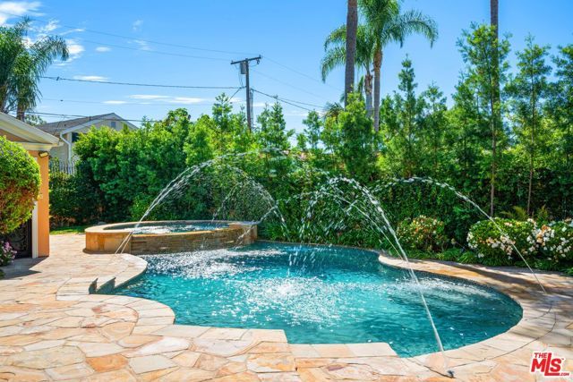 204 Foothill Road, Beverly Hills, CA 90210