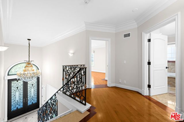 204 Foothill Road, Beverly Hills, CA 90210