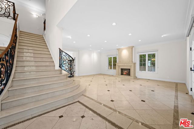 204 Foothill Road, Beverly Hills, CA 90210