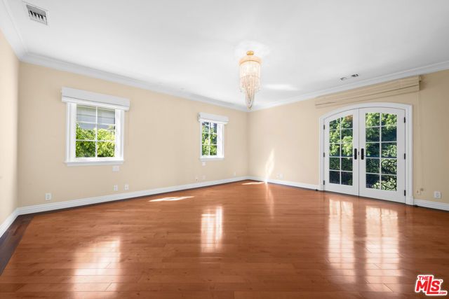 204 Foothill Road, Beverly Hills, CA 90210