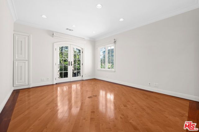 204 Foothill Road, Beverly Hills, CA 90210