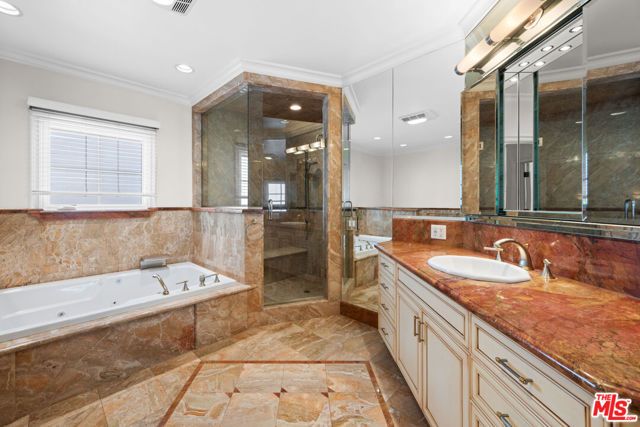 204 Foothill Road, Beverly Hills, CA 90210