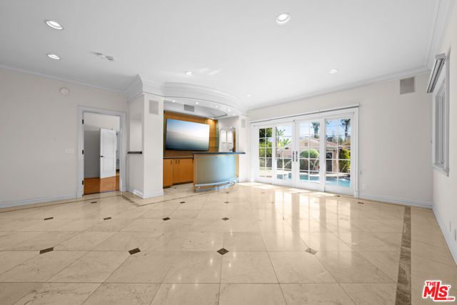 204 Foothill Road, Beverly Hills, CA 90210
