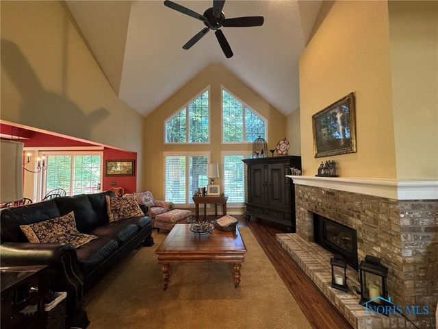 8553 Stone Oak Drive, Holland, OH 43528