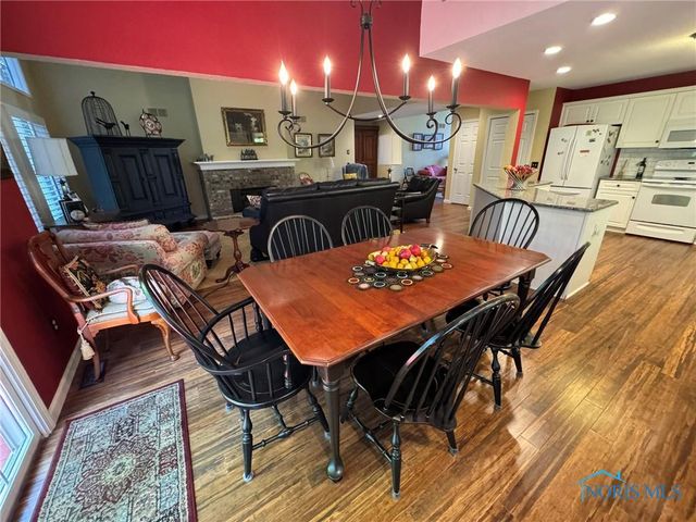 8553 Stone Oak Drive, Holland, OH 43528